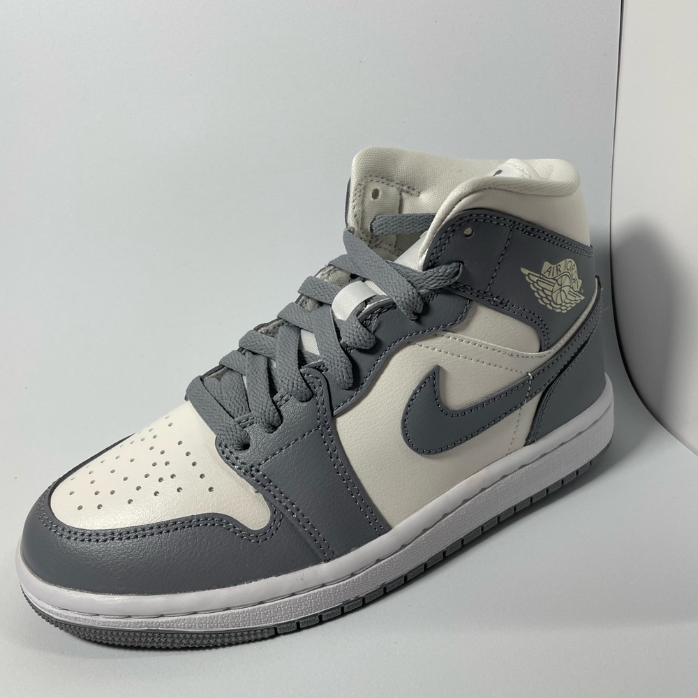 Jordan 1 Women’s Stealth